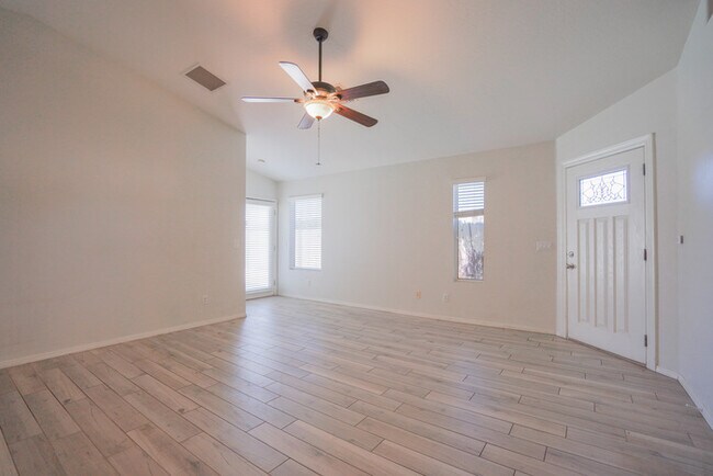 Building Photo - 15614 N 34th St