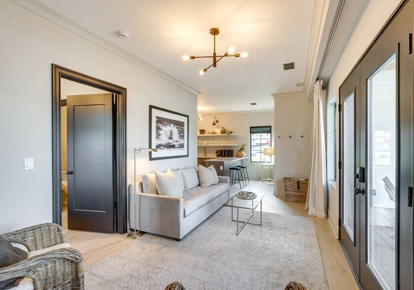 Living Room - 411 S Rath Ave