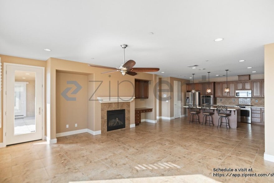 Building Photo - 3998 Chiavari Way