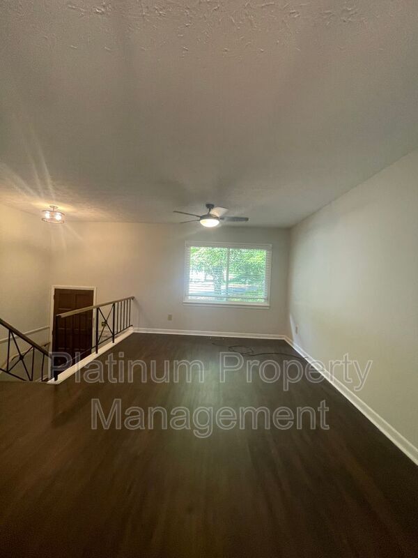 Building Photo - 2564 Timberly Dr SE