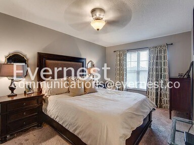 Building Photo - Special Offer: Sign an 8-10 month lease term and take advantage of a $500 move-in discount!/2-Bed...