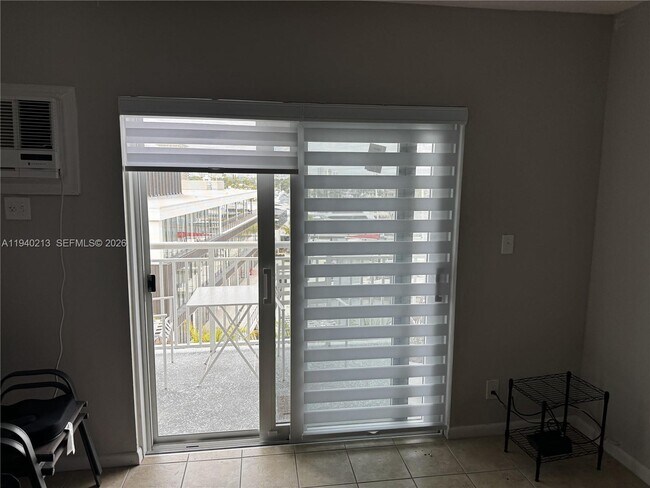 Building Photo - 200 S Birch Rd