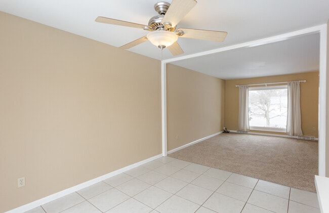 Building Photo - Large 3 Bed 1.5 Bath Maumee Home!