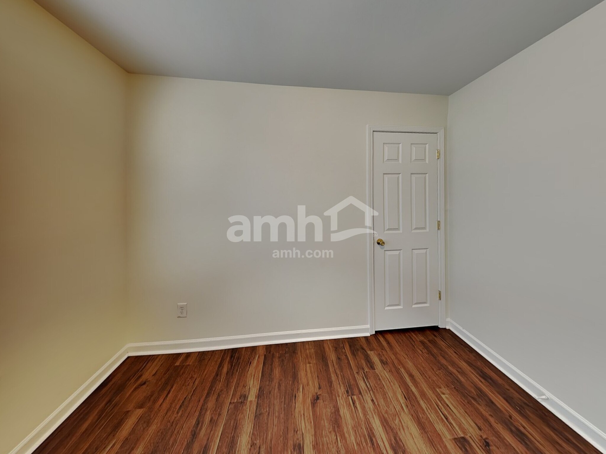 Building Photo - 1317 Charidge Ln