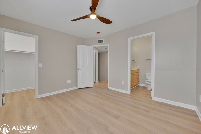 Building Photo - Beautifully Renovated 2-Bedroom Corner Tow...
