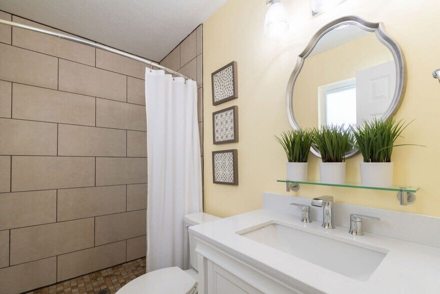 Building Photo - 215 Richland Ave