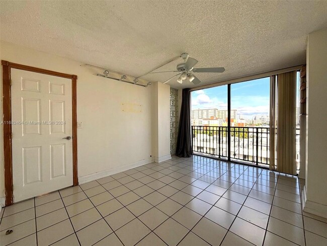 Building Photo - 3 bedroom in Sunny Isles Beach FL 33160