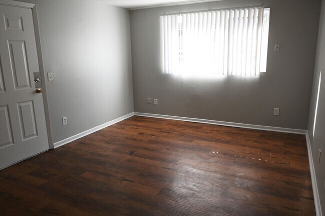 Floorplan - Benson Crest Apartments