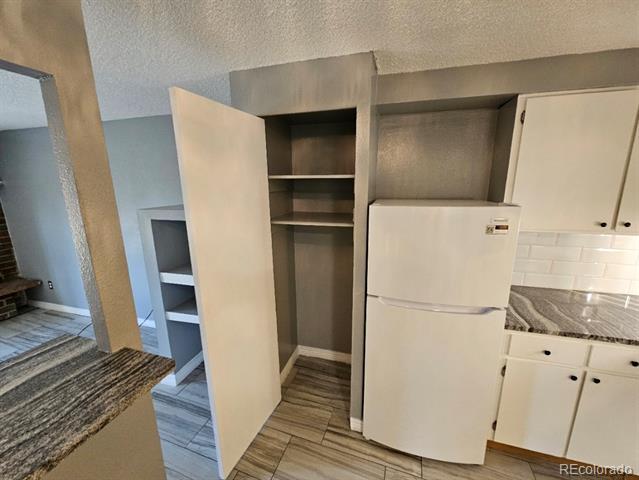 Building Photo - 1302 S Parker Rd