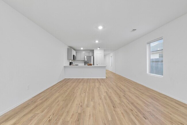 Building Photo - 22156 Juniper Crossing Dr