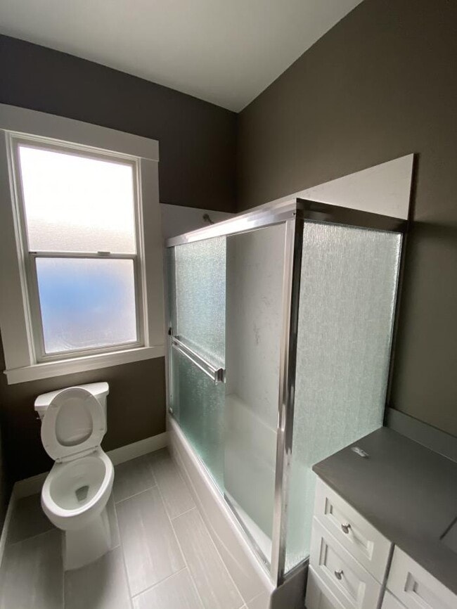 Building Photo - 4 bedroom in Daly City CA 94015