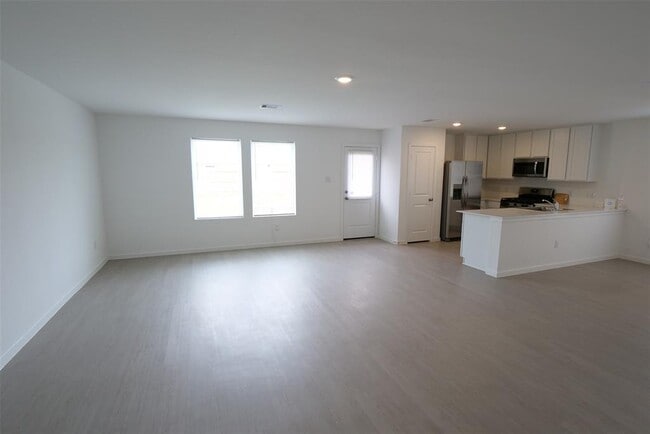 Building Photo - 26727 Feather Reed Dr