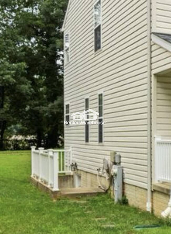 Building Photo - 30 Archwood Ave