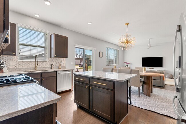 Building Photo - 2136 Wiltshire Dr