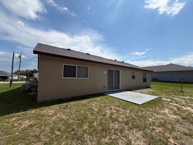 Building Photo - 73 Olive Dr
