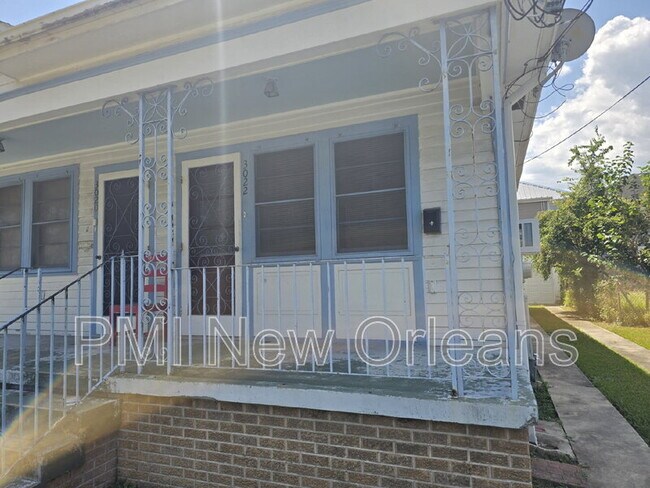 Building Photo - 3022 Serantine St