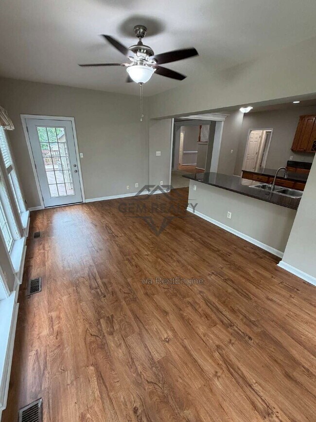 Building Photo - 10410 Silver Creek Ct