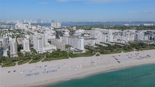 Building Photo - 100 Lincoln Rd