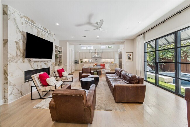 Building Photo - 1136 Woodland St