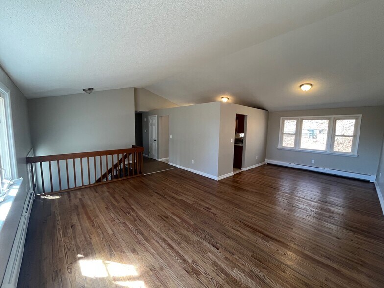 Building Photo - 49 Pheasant Run