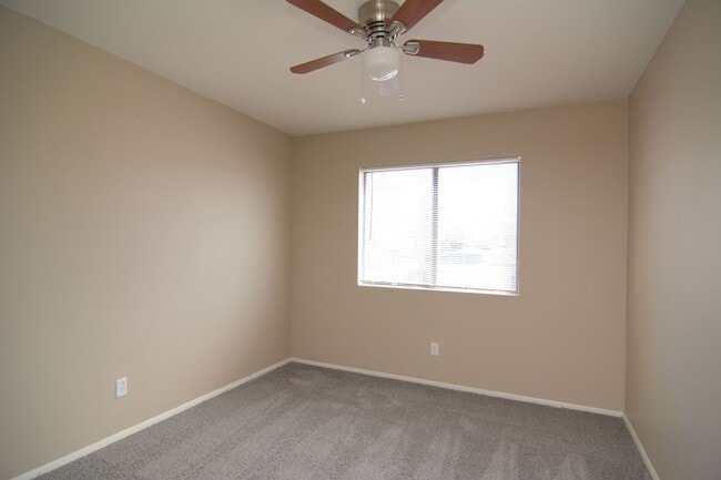 Building Photo - Updated 3 Bedroom 2 Bath Home! Southwest Tucson Location!