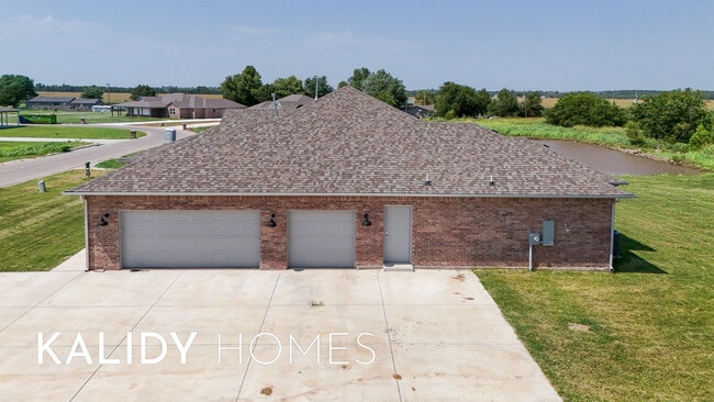 Building Photo - 206 Olde Ml Ct