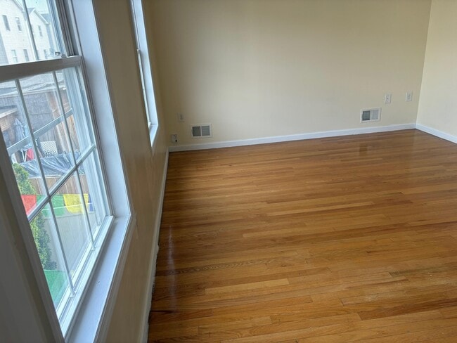 Building Photo - 30 Whitman Ave