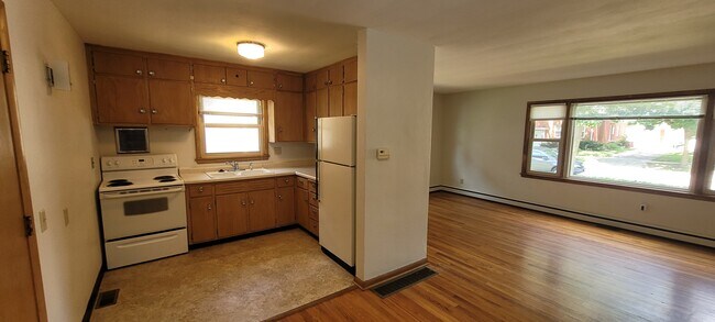 Building Photo - 922 High St