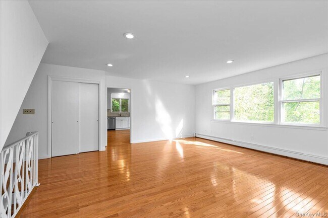 Building Photo - 22 Putnam Ave
