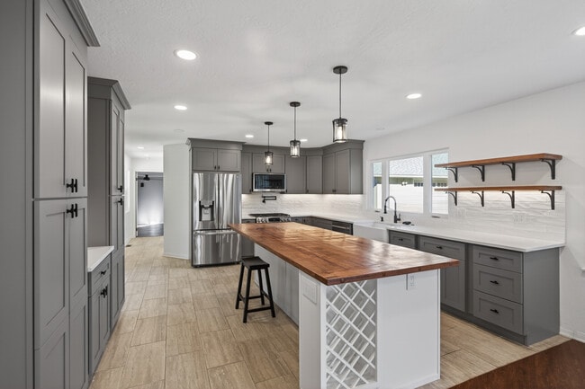 Building Photo - 914 El Paseo Rd