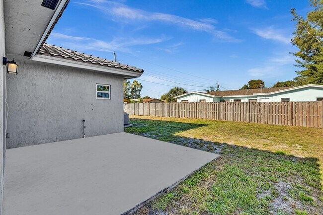 Building Photo - 2019 NW 64th Ave