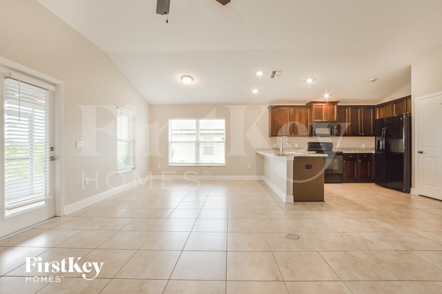 Building Photo - 1164 Legatto Loop