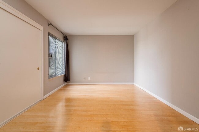 Building Photo - 65 Hermann St