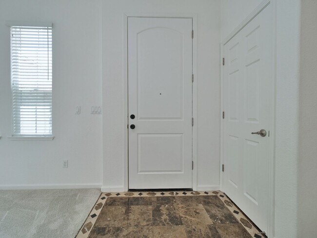 Building Photo - Gorgeous 4 Bed, 3.5 Bath in Brentwood