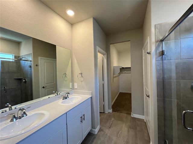 Building Photo - 945 Summer Dr
