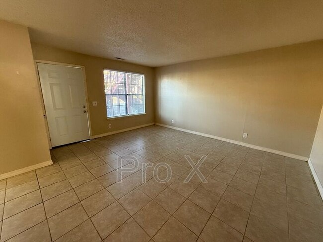 Building Photo - 1021 S St Louis Ave