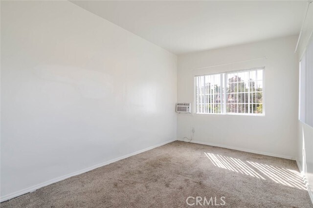 Building Photo - 13057 Gladstone Ave