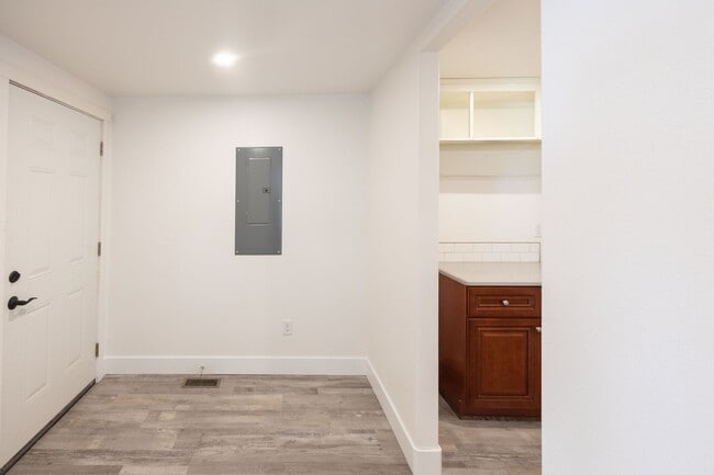 Building Photo - County living - 2 Bed with office space located close to Salem Area - MORE PICS AND VIDEO TO COME