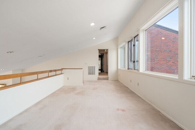 Building Photo - 241 Perkins St