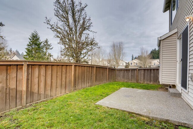 Building Photo - Great Single Family Home In Central Hillsb...