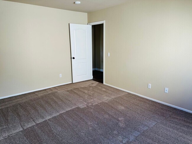 Building Photo - 5 bedroom Pool Home for rent in Murrieta