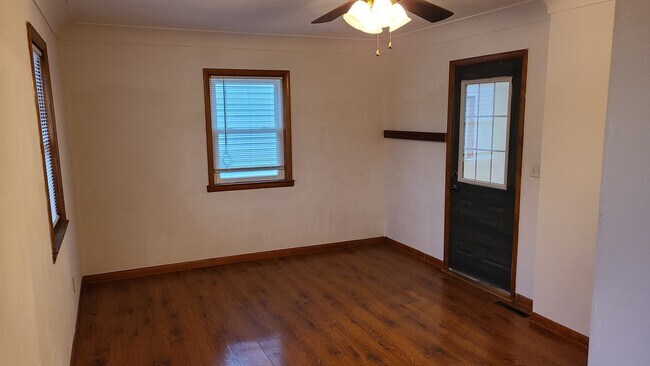 Building Photo - 422 N Ottokee St