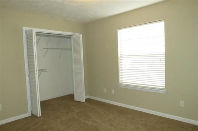 Building Photo - 2BR/2BA Townhome