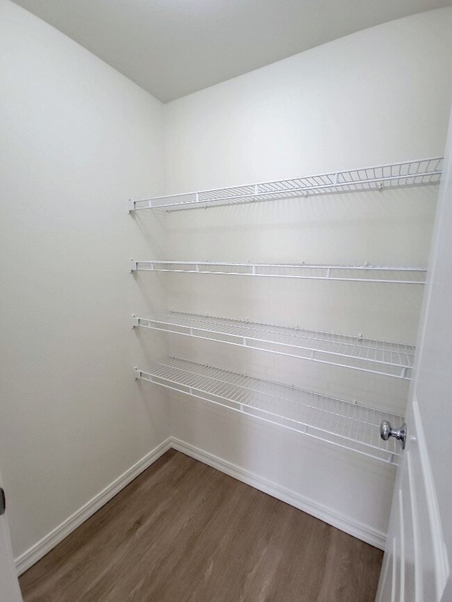 Building Photo - Spacious Rambler in West Richland