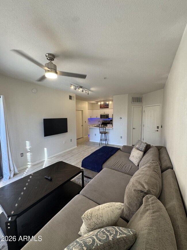 Building Photo - 5302 E Van Buren St