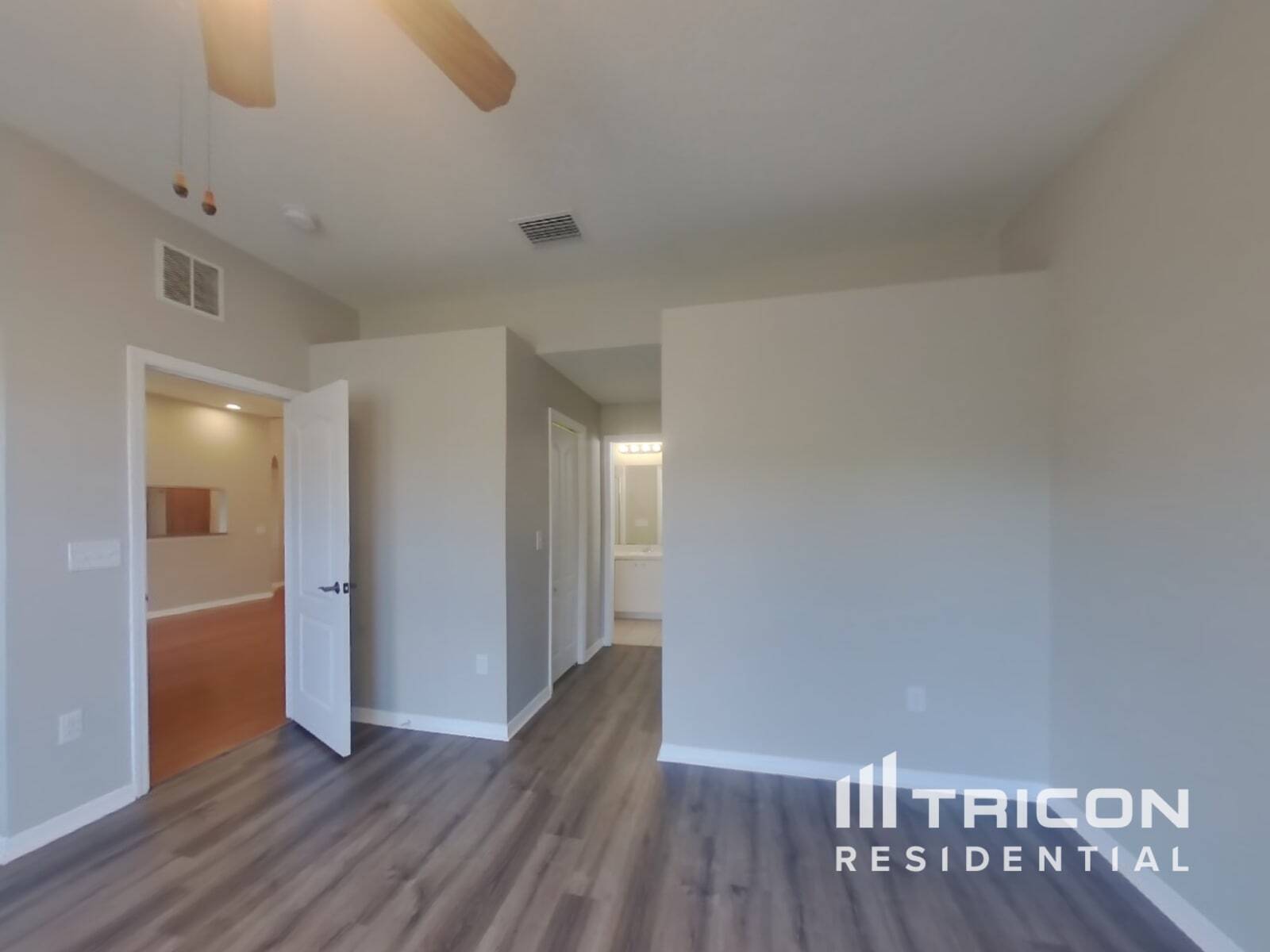 Building Photo - 24409 Breezy Oak Ct