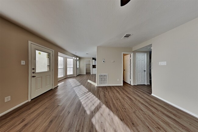 Building Photo - 16923 Poplar Hill St