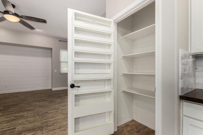 Building Photo - 4326 E Cloudburst Ct