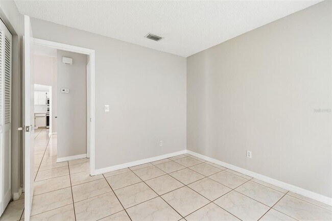 Building Photo - 10105 Sea spray Pl