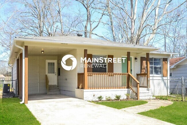 Building Photo - 4 Bedroom Pet-Friendly Home in HUEYTOWN, AL with Main Street Renewal